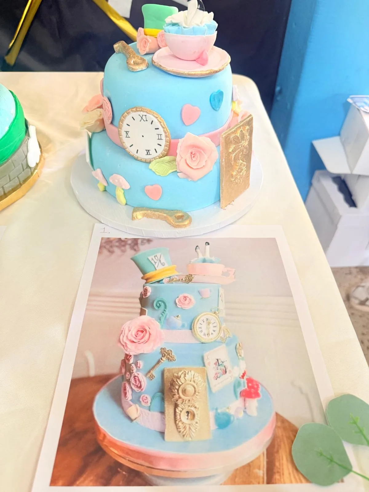Creación artística de repostería elaborada por estudiantes